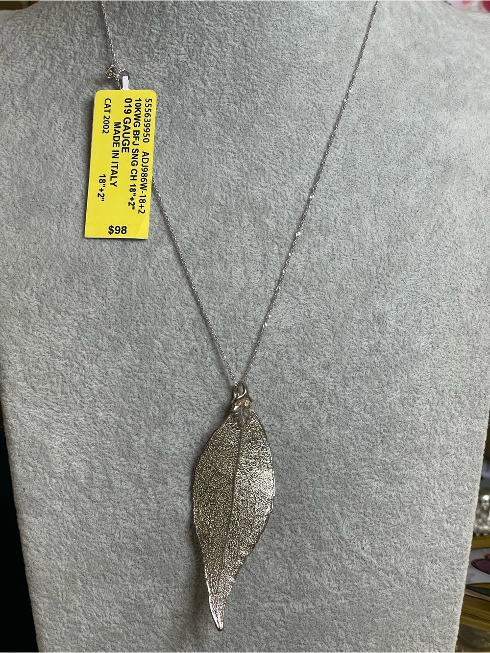 10kt white gold necklace